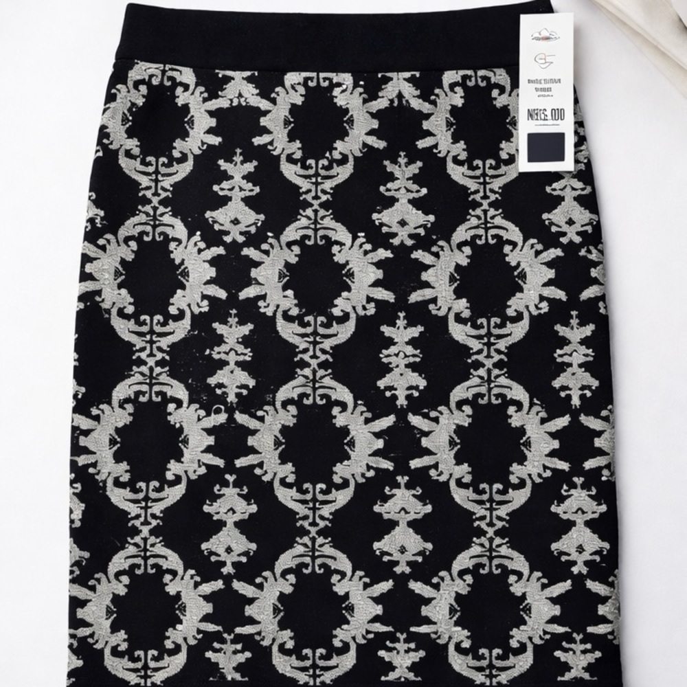 NY&Co Black Silver Metallic Pencil Skirt NWT M - Picture 6 of 16